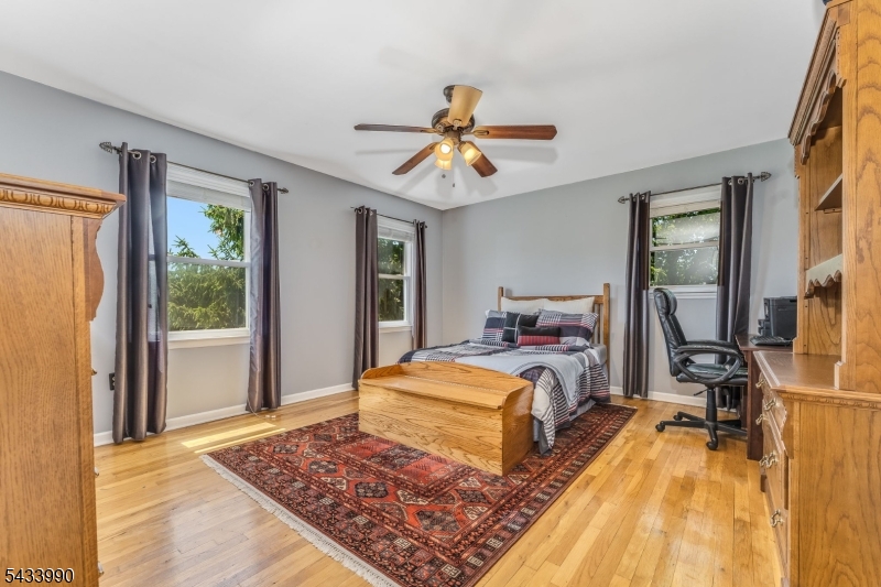 8 Shurts Rd