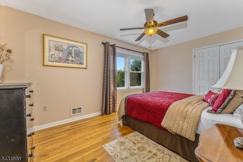8 Shurts Rd