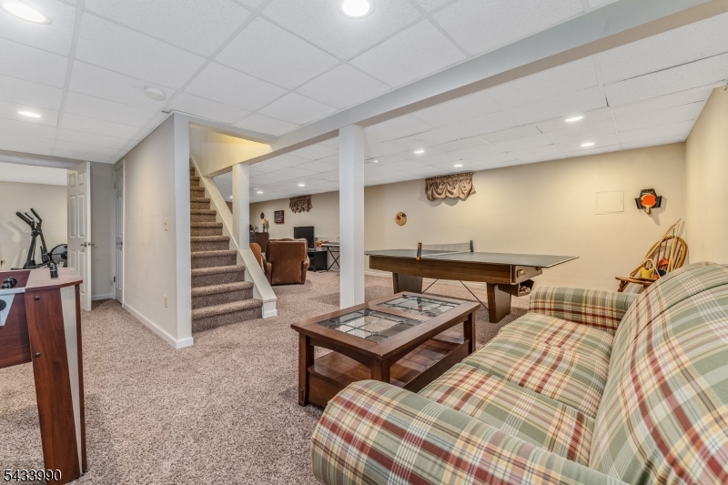 8 Shurts Rd