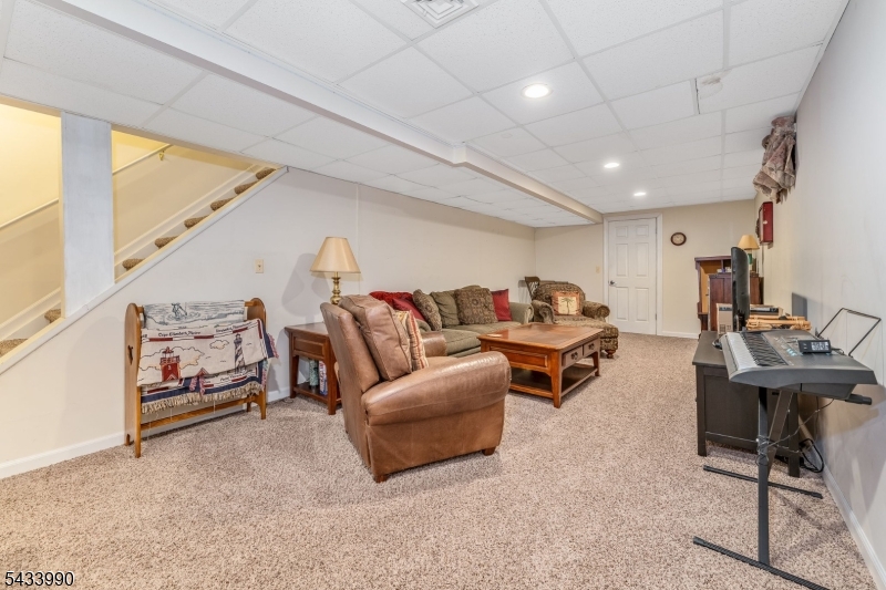 8 Shurts Rd