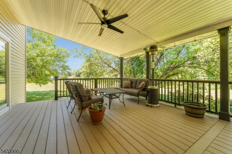 8 Shurts Rd