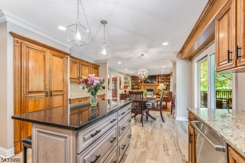 8 Shurts Rd