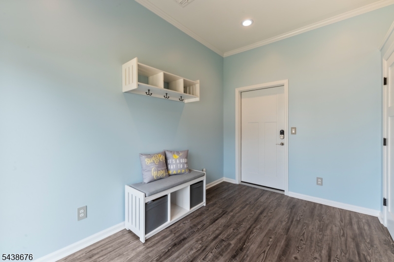 57 Desna St