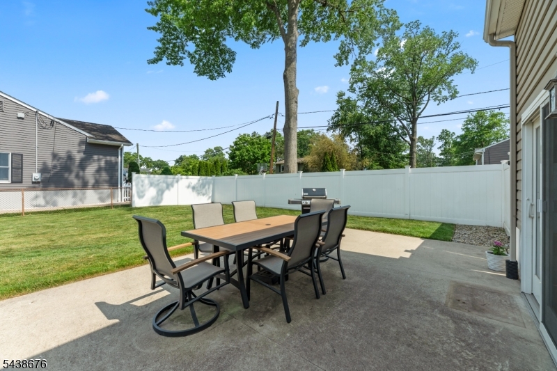 57 Desna St