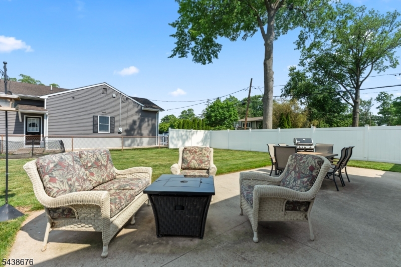 57 Desna St