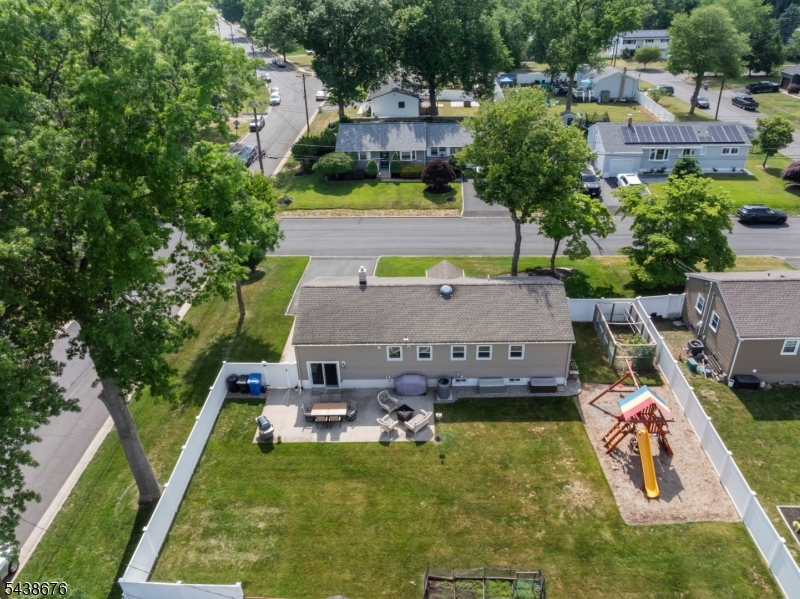 57 Desna St