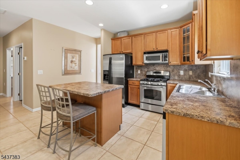3 Daulton Dr