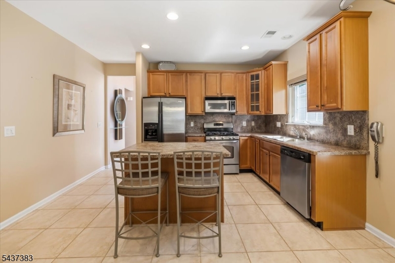 3 Daulton Dr