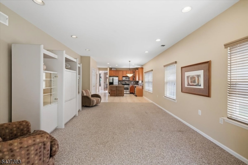3 Daulton Dr