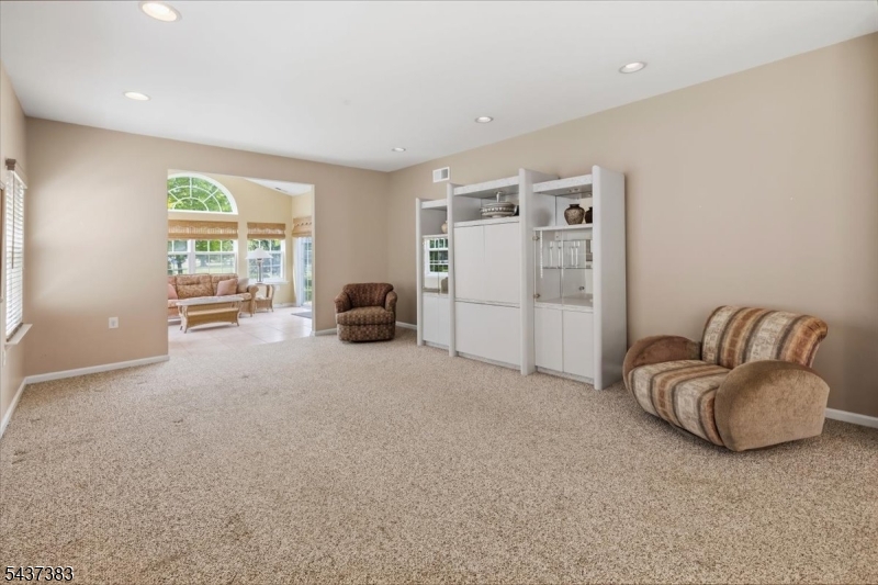 3 Daulton Dr