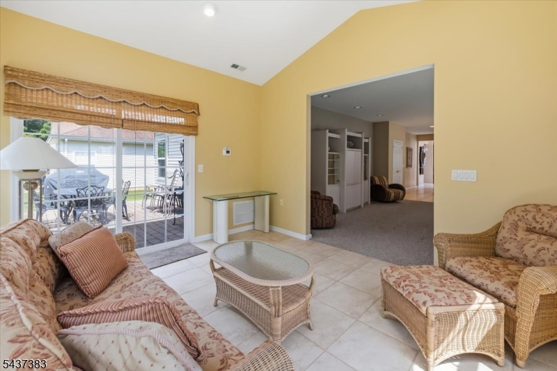 3 Daulton Dr