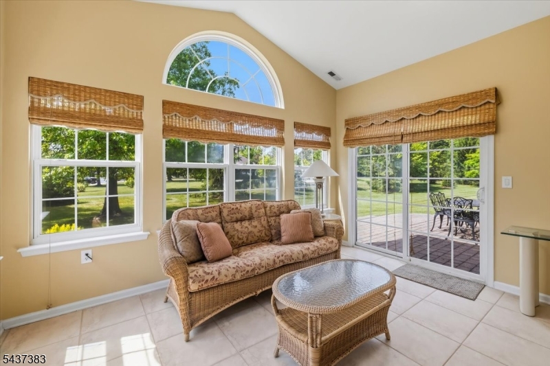 3 Daulton Dr