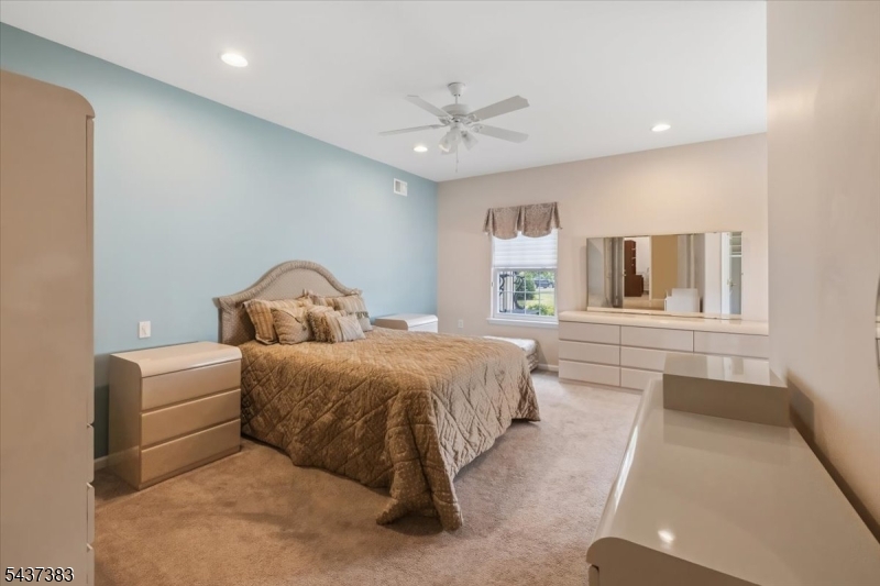 3 Daulton Dr