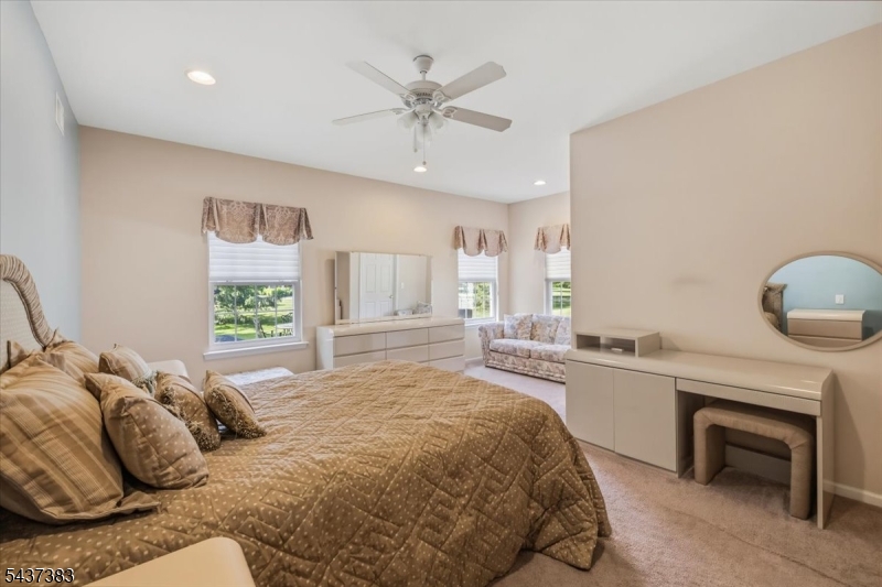 3 Daulton Dr