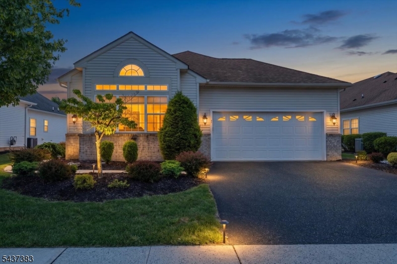 3 Daulton Dr