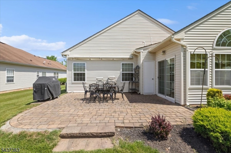 3 Daulton Dr