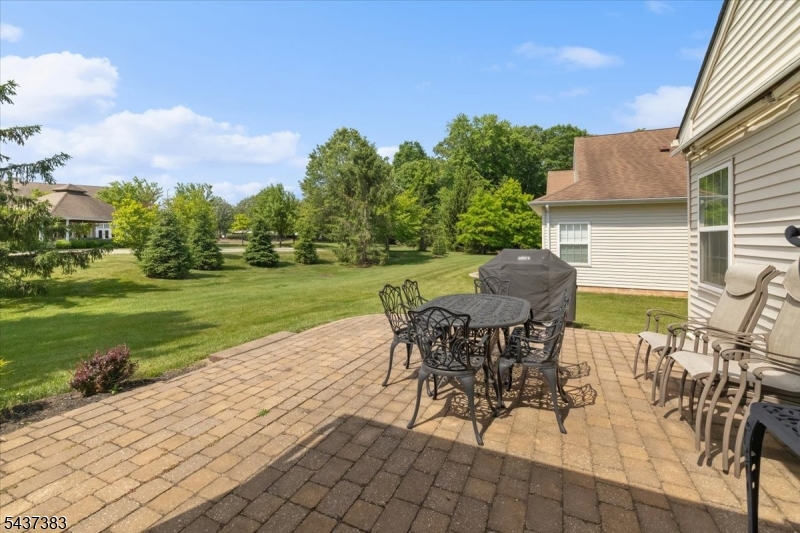 3 Daulton Dr
