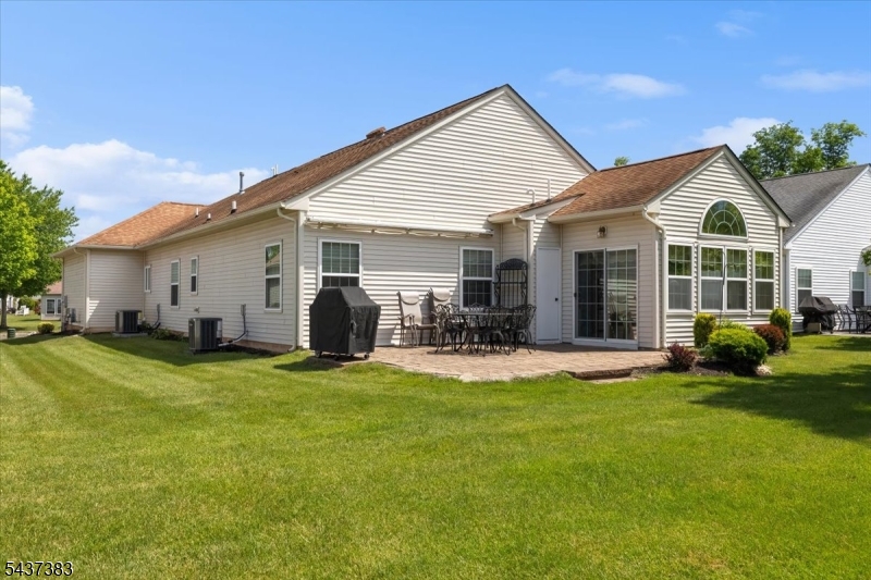 3 Daulton Dr