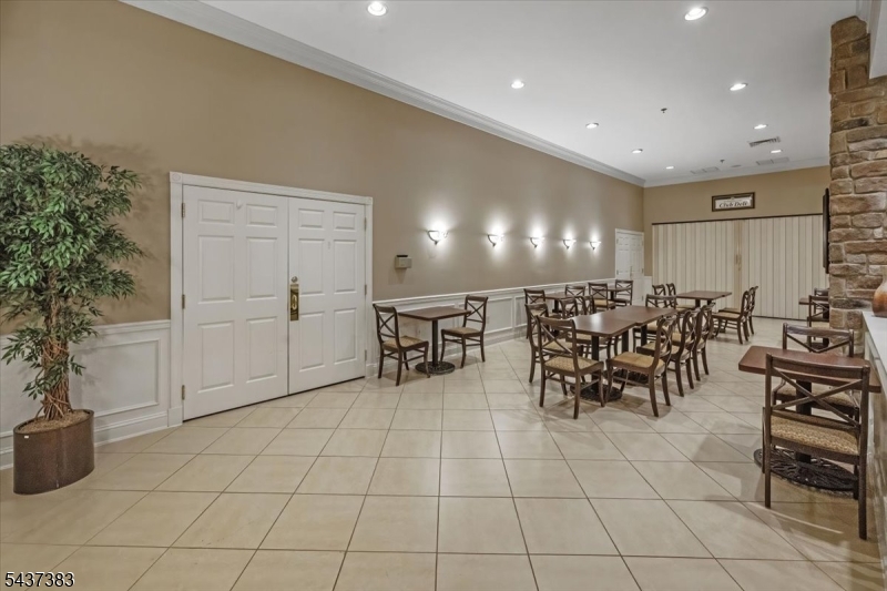 3 Daulton Dr