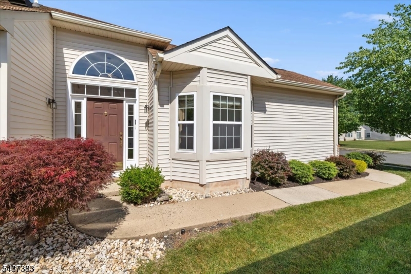 3 Daulton Dr