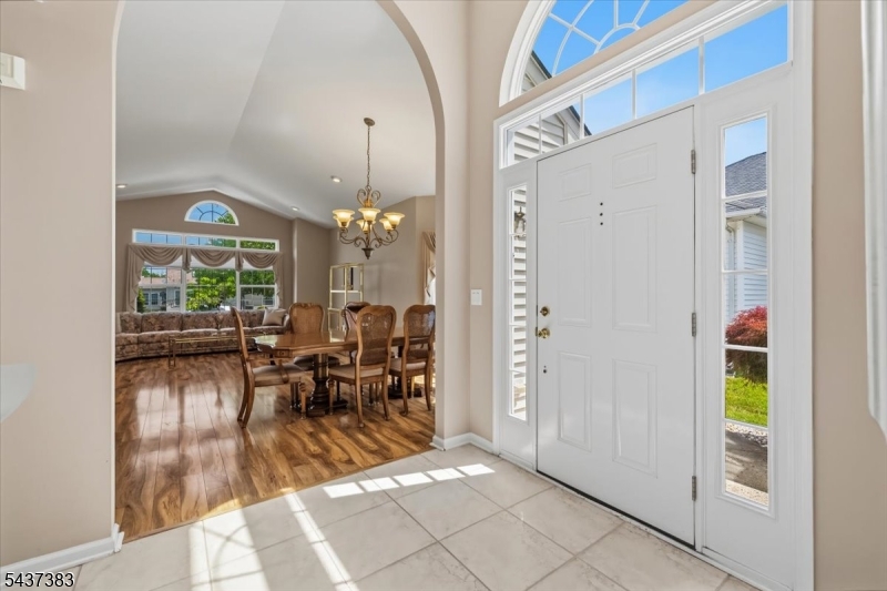 3 Daulton Dr