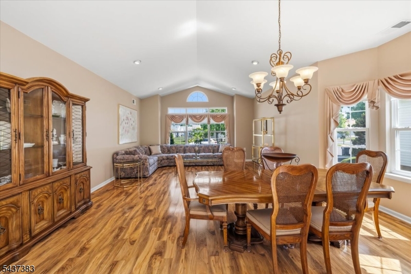 3 Daulton Dr