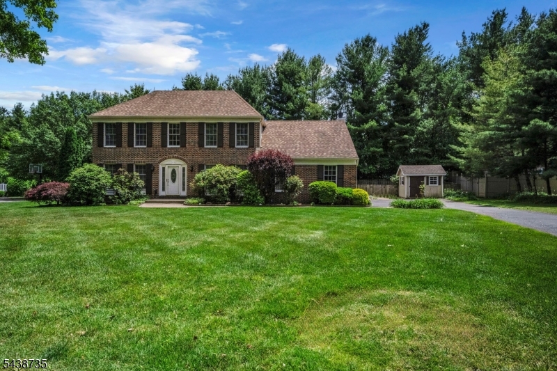 8 Glen Eagles Rd