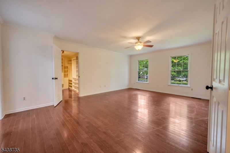 8 Glen Eagles Rd
