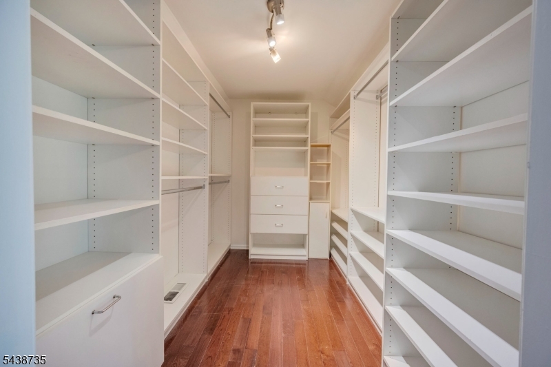 8 Glen Eagles Rd