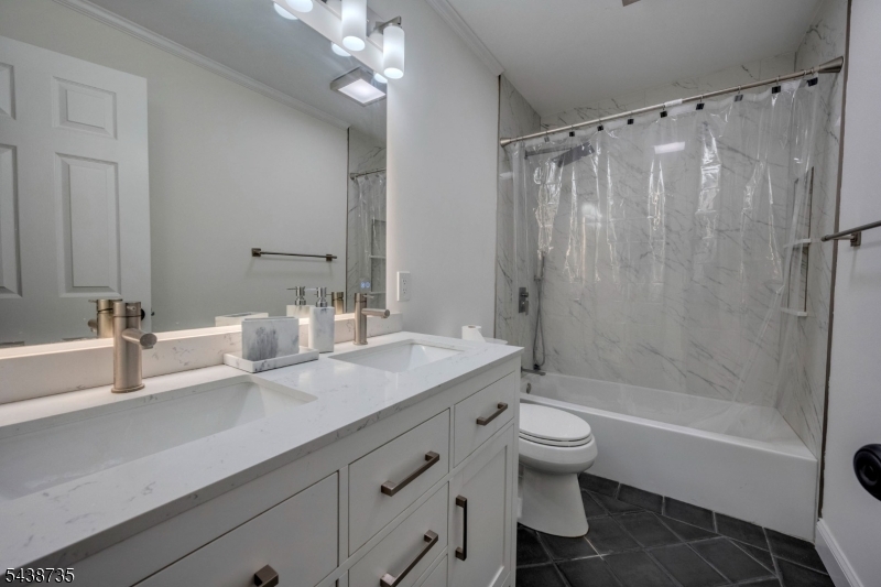 8 Glen Eagles Rd