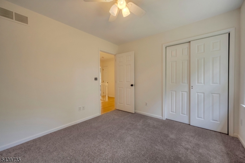 8 Glen Eagles Rd