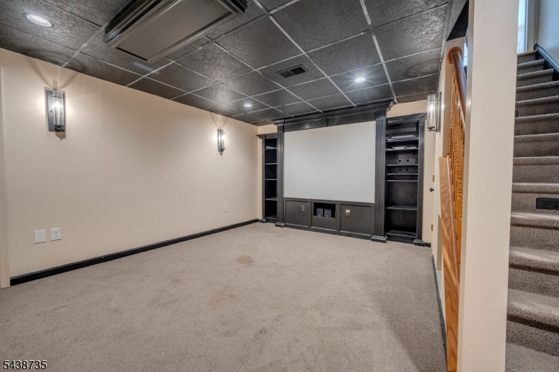 8 Glen Eagles Rd