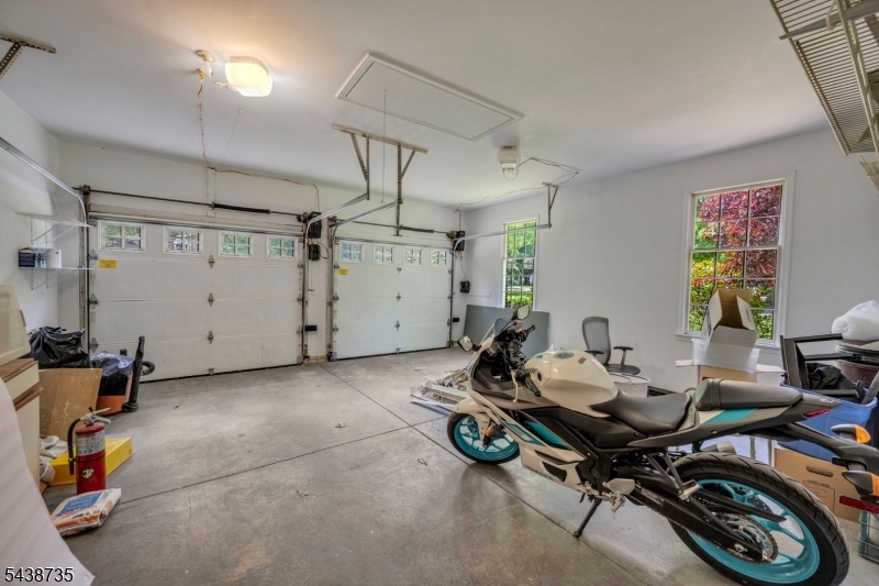 8 Glen Eagles Rd