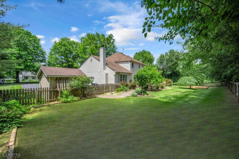 8 Glen Eagles Rd