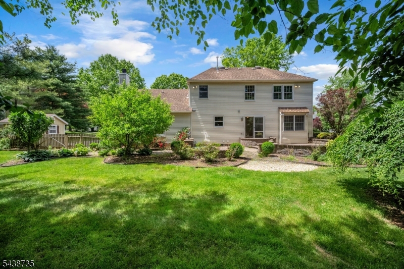 8 Glen Eagles Rd