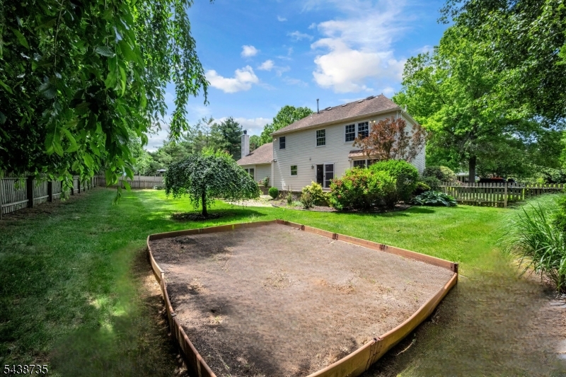 8 Glen Eagles Rd