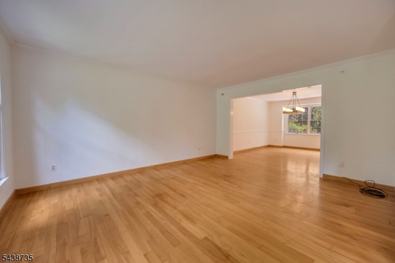 8 Glen Eagles Rd