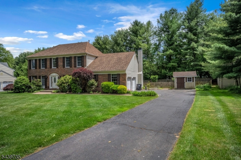 8 Glen Eagles Rd