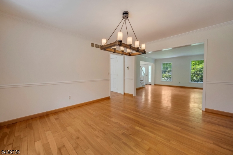 8 Glen Eagles Rd