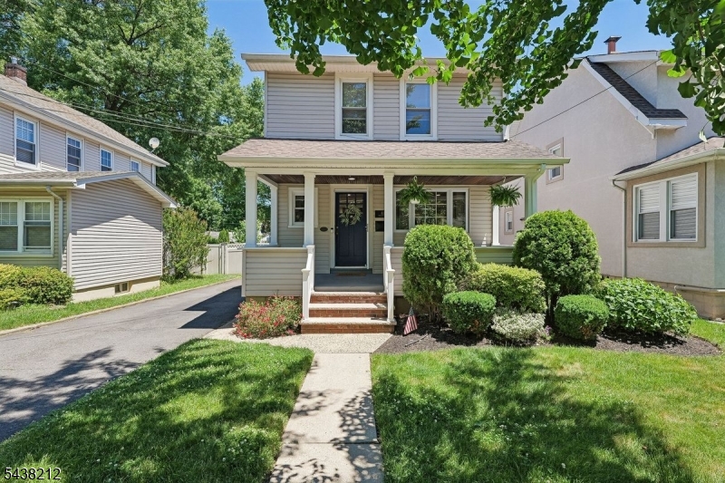 82 Vreeland Ave