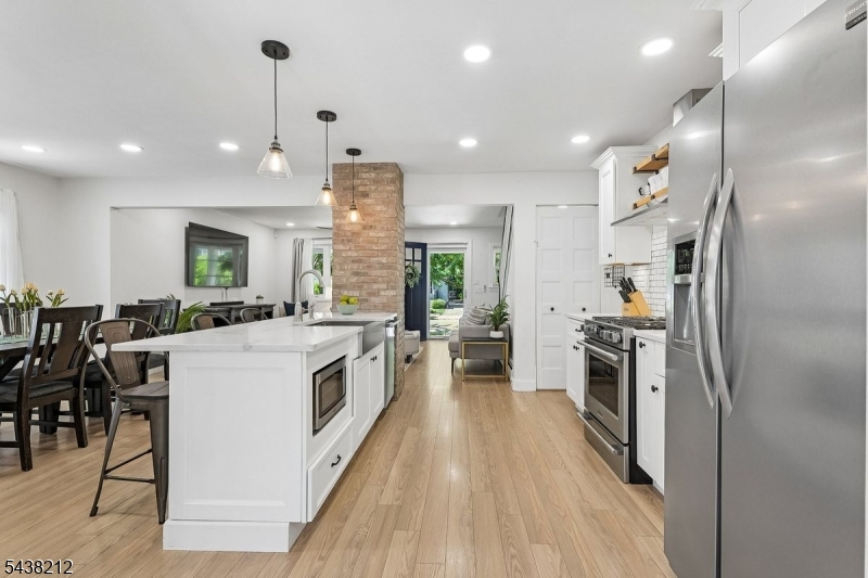 82 Vreeland Ave