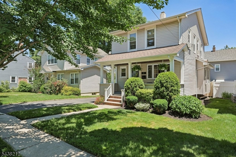82 Vreeland Ave