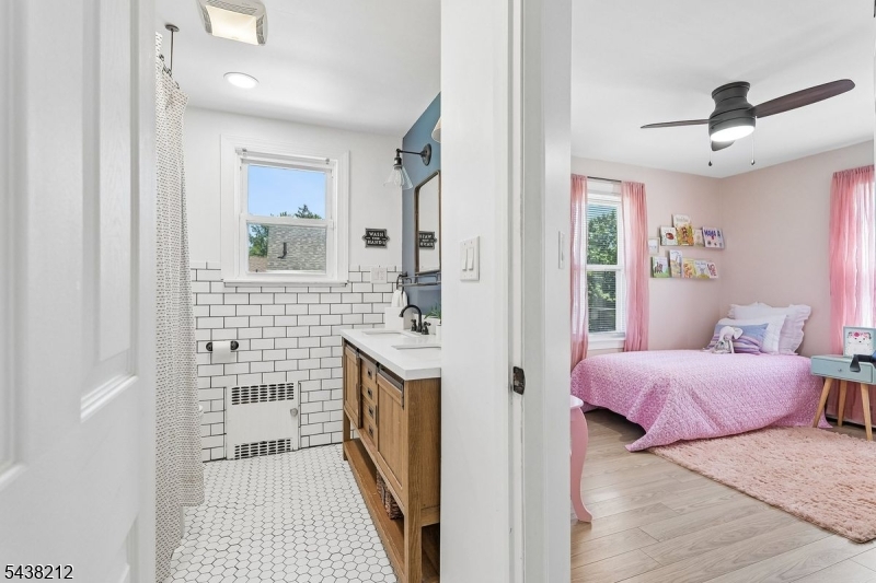 82 Vreeland Ave