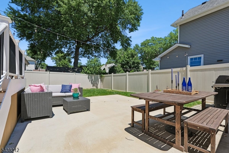 82 Vreeland Ave