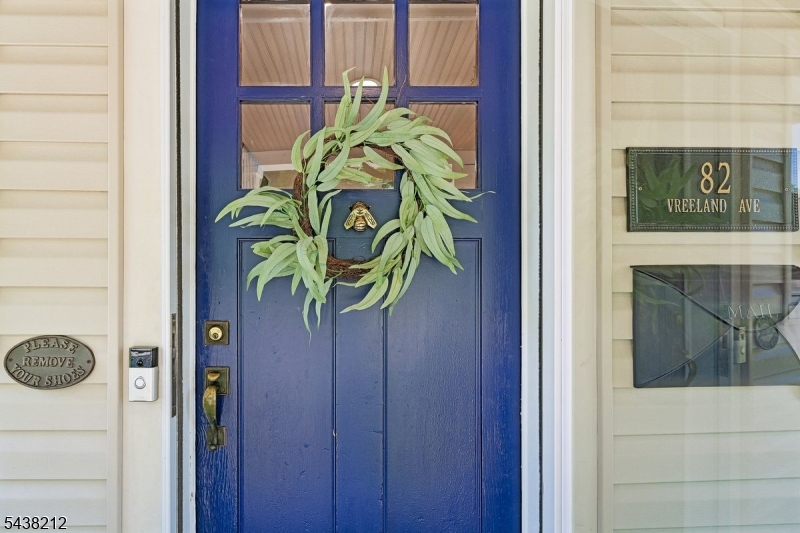 82 Vreeland Ave