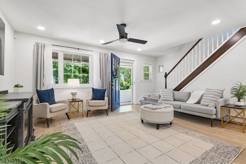 82 Vreeland Ave