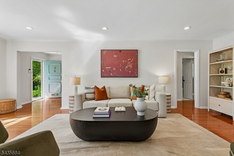 32 Undercliff Ter