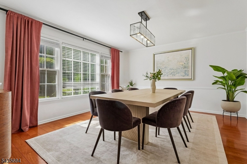 32 Undercliff Ter