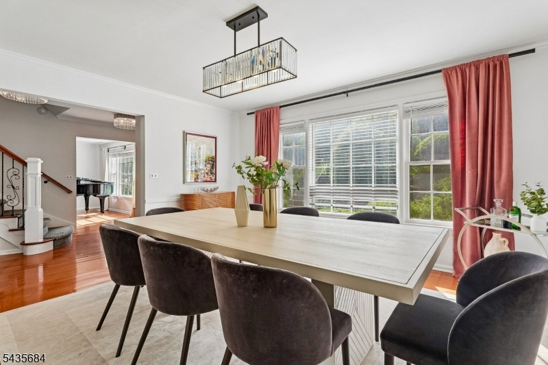 32 Undercliff Ter