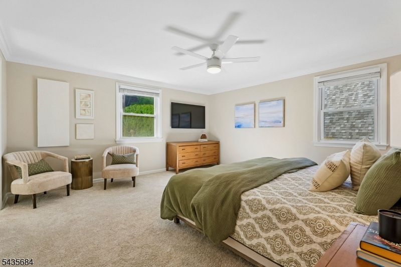 32 Undercliff Ter